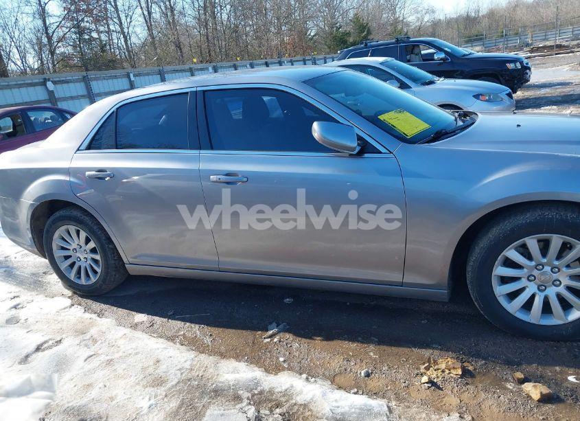 Photo 13 of 2014 Chrysler 300 (VIN 2C3CCAAG5EH138856)