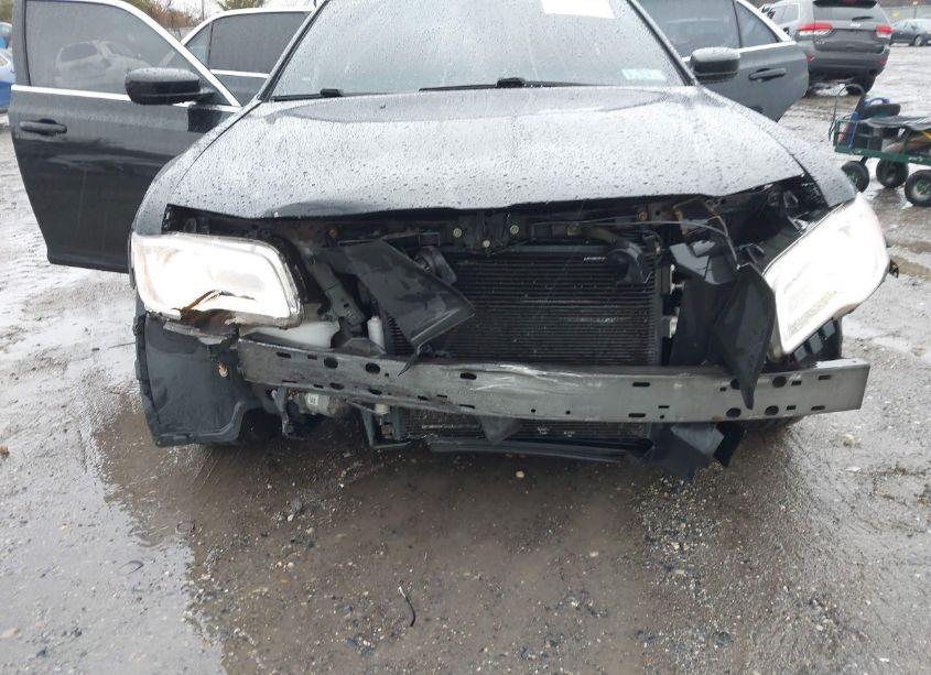 Photo 6 of 2014 Chrysler 300 (VIN 2C3CCAAG5EH336093)