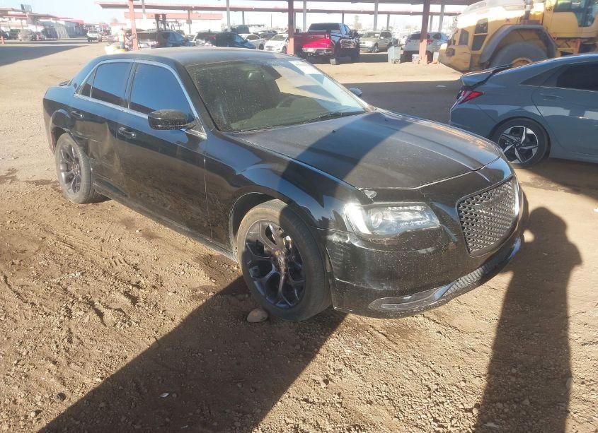 2015 Chrysler 300 LIMITED (VIN 2C3CCAAG5FH796792) main photo
