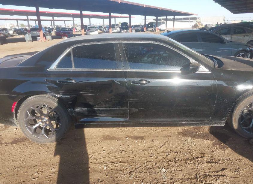 Photo 13 of 2015 Chrysler 300 LIMITED (VIN 2C3CCAAG5FH796792)