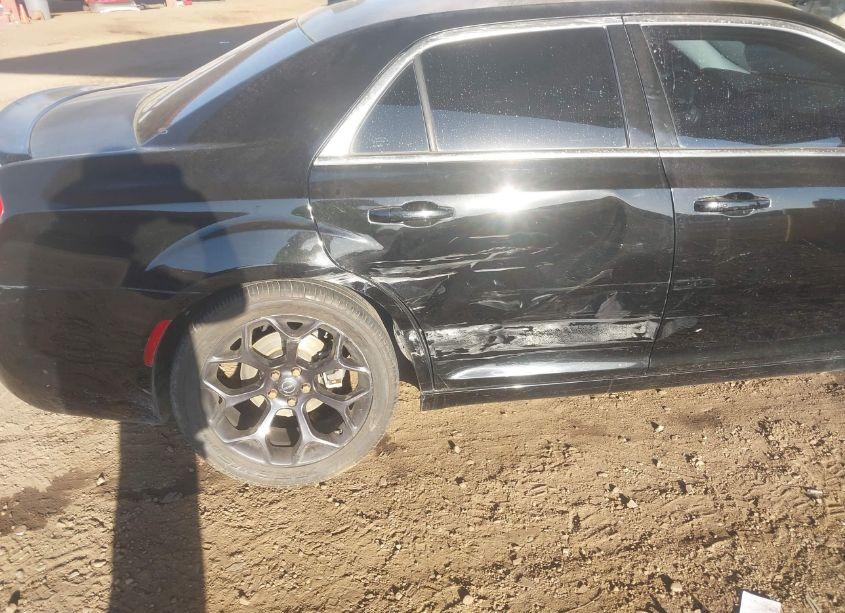 Photo 6 of 2015 Chrysler 300 LIMITED (VIN 2C3CCAAG5FH796792)