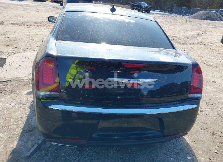 Photo 16 of 2015 Chrysler 300 LIMITED (VIN 2C3CCAAG5FH921788)