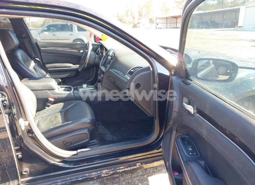 Photo 5 of 2015 Chrysler 300 LIMITED (VIN 2C3CCAAG5FH921788)