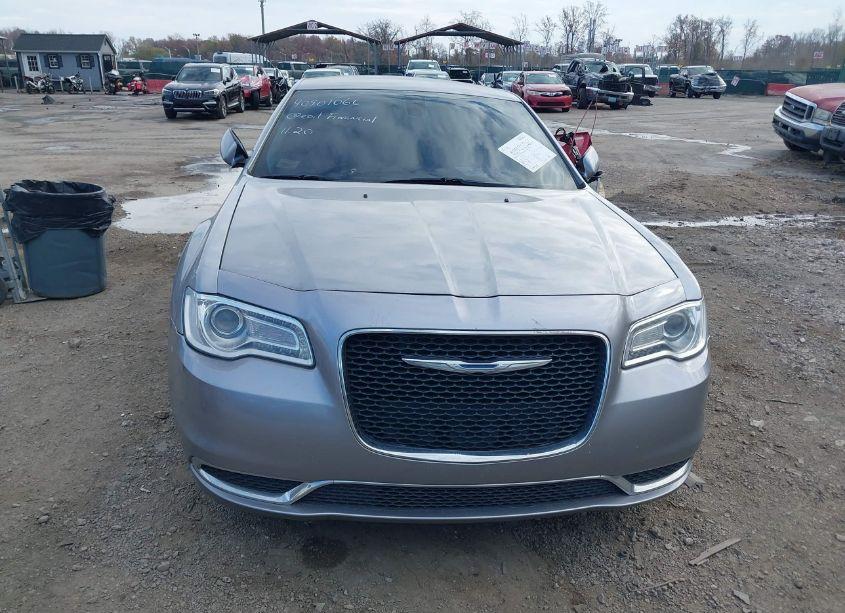 Photo 12 of 2016 Chrysler 300 LIMITED (VIN 2C3CCAAG5GH182360)