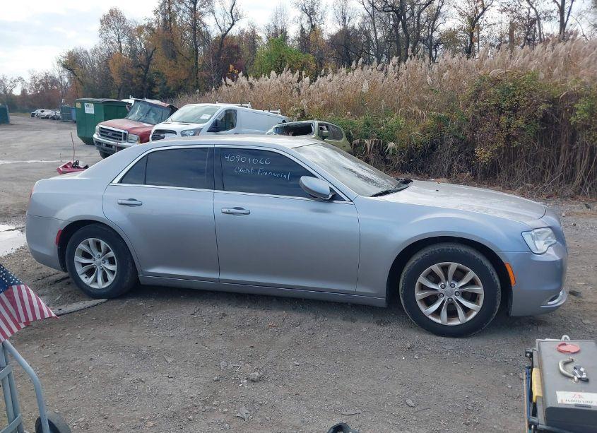 Photo 13 of 2016 Chrysler 300 LIMITED (VIN 2C3CCAAG5GH182360)