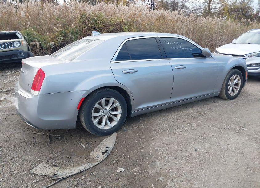 Photo 4 of 2016 Chrysler 300 LIMITED (VIN 2C3CCAAG5GH182360)