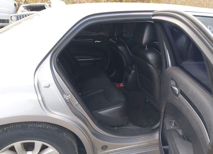 Photo 8 of 2016 Chrysler 300 LIMITED (VIN 2C3CCAAG5GH182360)