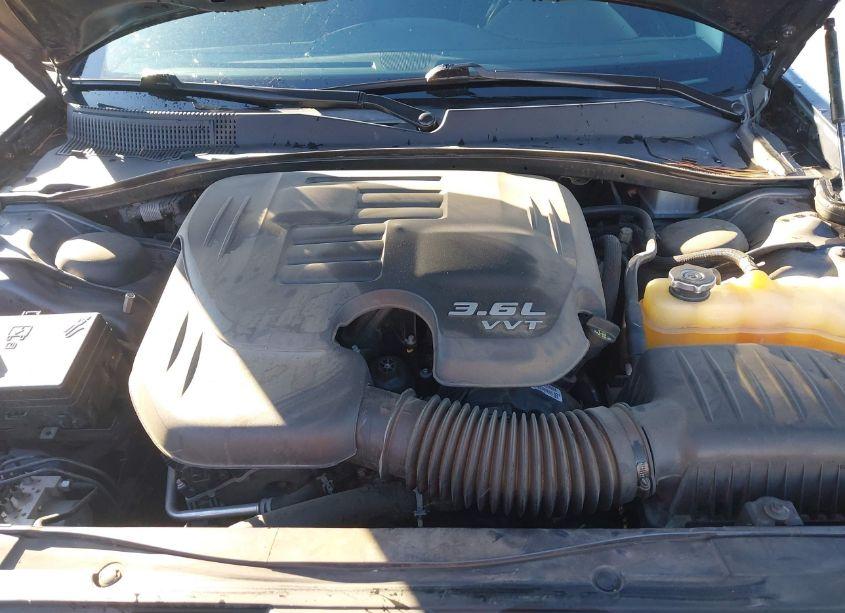 Photo 10 of 2018 Chrysler 300 TOURING (VIN 2C3CCAAG5JH340820)