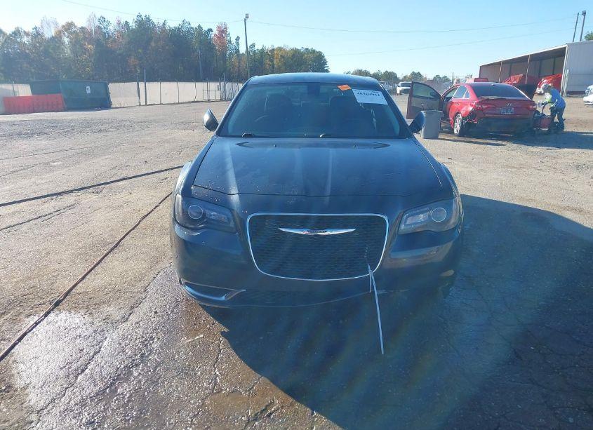 Photo 12 of 2018 Chrysler 300 TOURING (VIN 2C3CCAAG5JH340820)