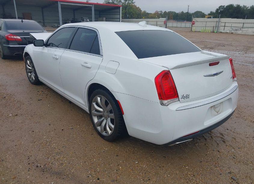 Photo 3 of 2019 Chrysler 300 TOURING (VIN 2C3CCAAG5KH500907)