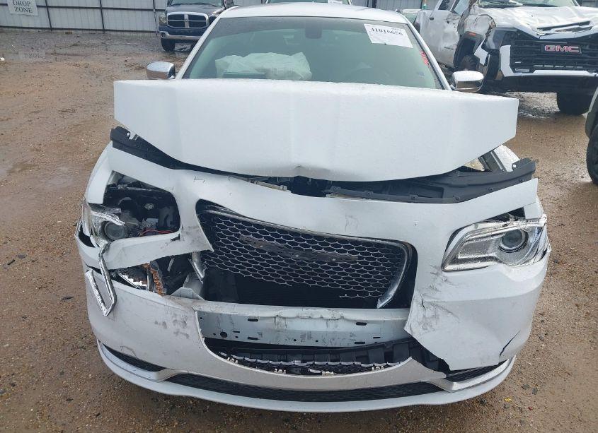 Photo 6 of 2019 Chrysler 300 TOURING (VIN 2C3CCAAG5KH500907)