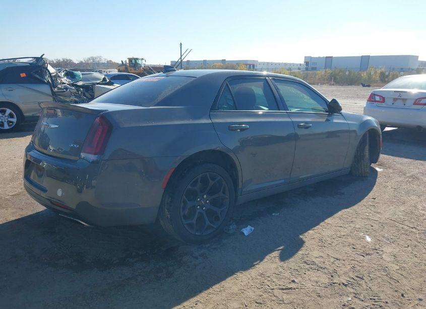 Photo 4 of 2019 Chrysler 300 TOURING (VIN 2C3CCAAG5KH614230)
