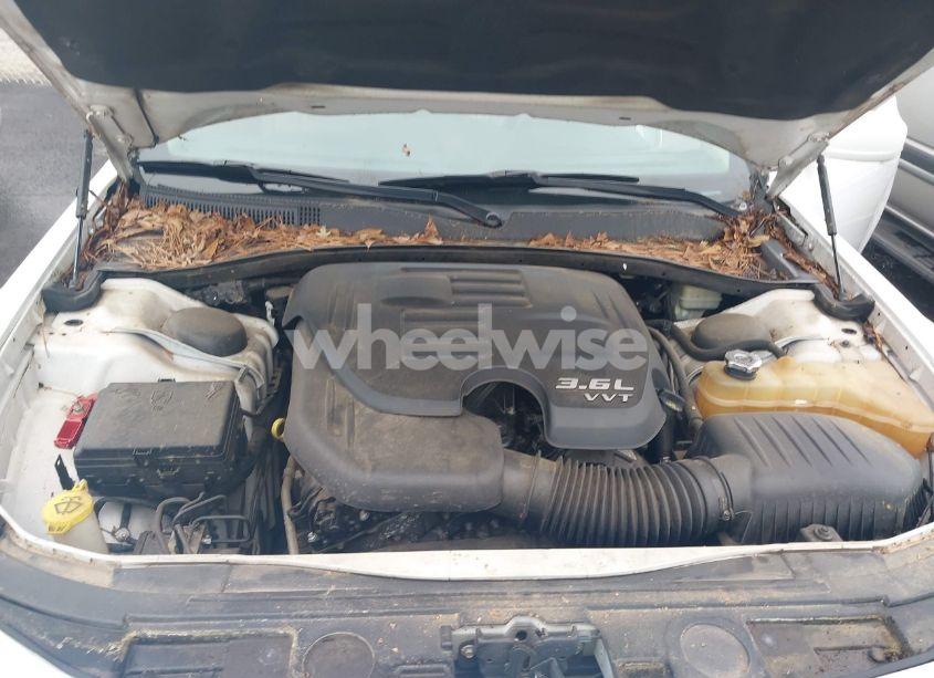 Photo 10 of 2013 Chrysler 300 MOTOWN (VIN 2C3CCAAG6DH709723)