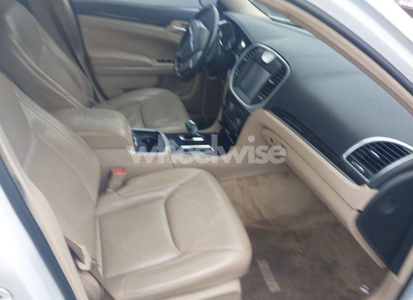 Photo 5 of 2013 Chrysler 300 MOTOWN (VIN 2C3CCAAG6DH709723)