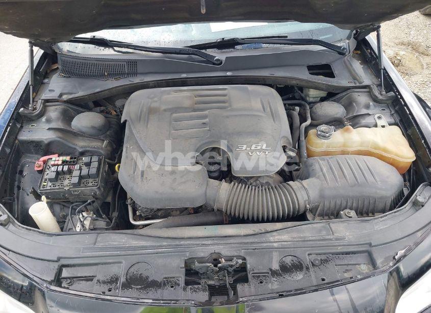 Photo 10 of 2014 Chrysler 300 (VIN 2C3CCAAG6EH220935)