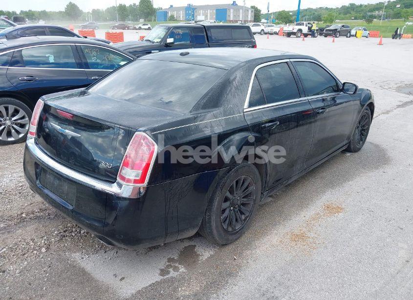 Photo 4 of 2014 Chrysler 300 (VIN 2C3CCAAG6EH220935)