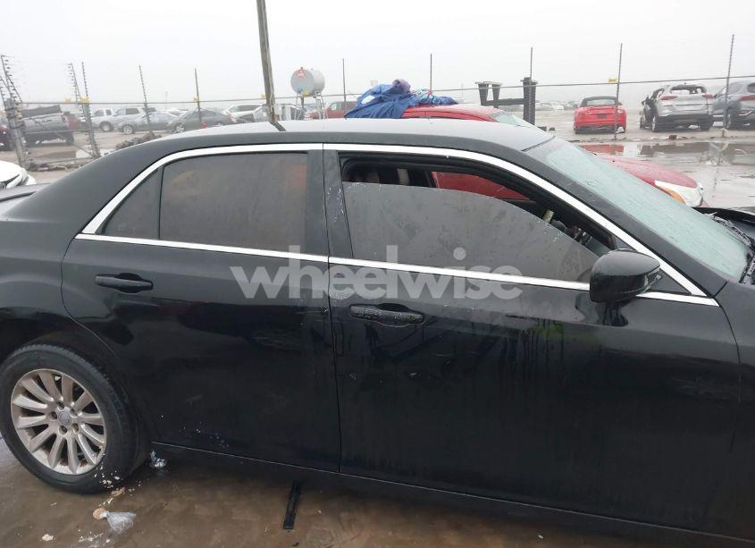 Photo 13 of 2014 Chrysler 300 (VIN 2C3CCAAG6EH380782)