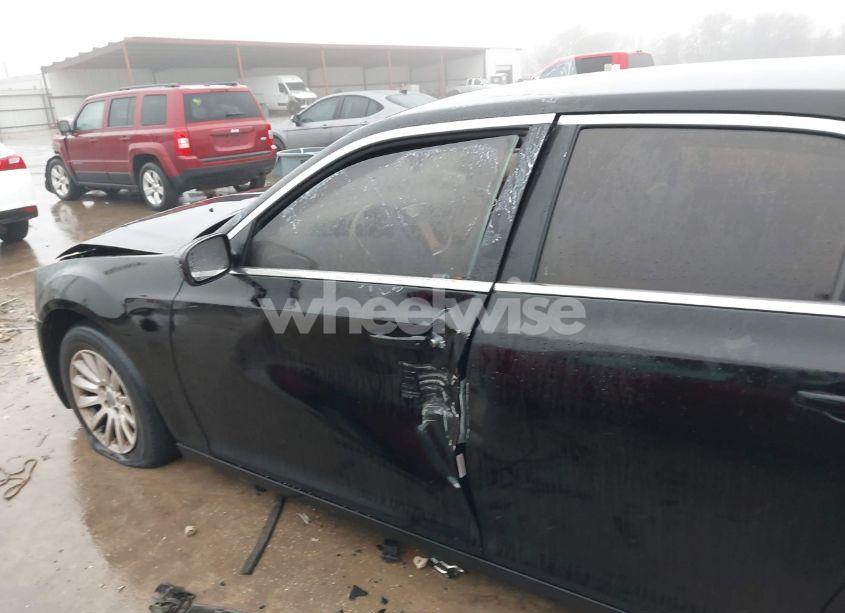 Photo 18 of 2014 Chrysler 300 (VIN 2C3CCAAG6EH380782)