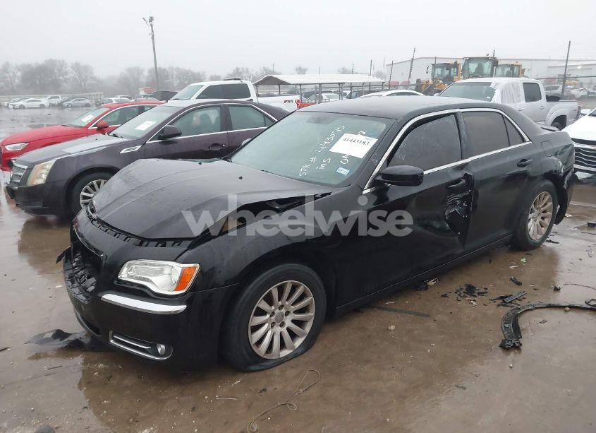 Photo 2 of 2014 Chrysler 300 (VIN 2C3CCAAG6EH380782)