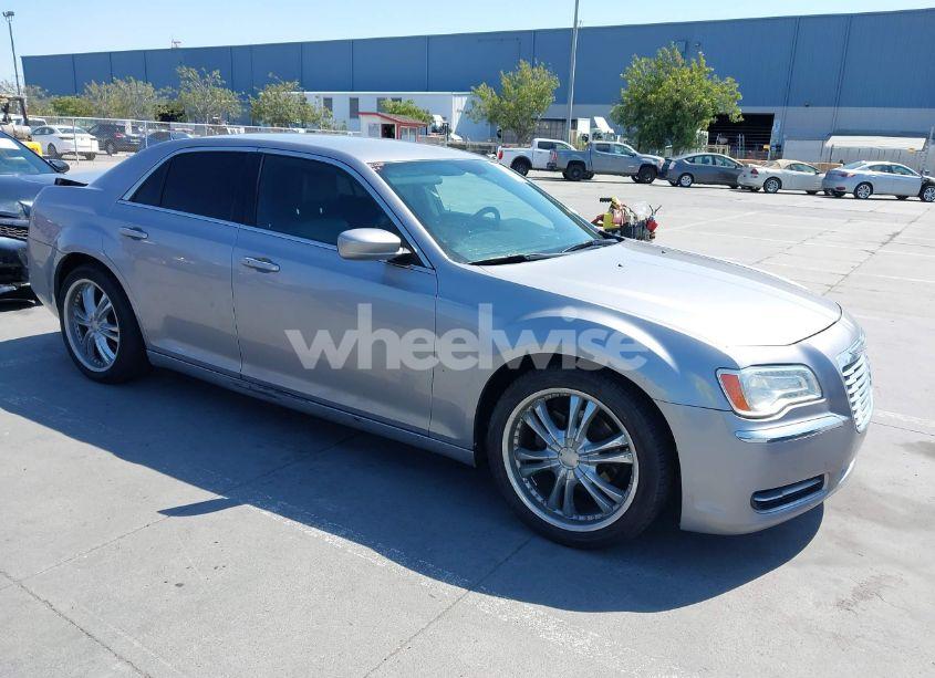 2014 Chrysler 300 (VIN 2C3CCAAG6EH383035) main photo