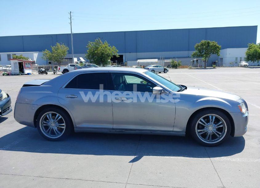 Photo 13 of 2014 Chrysler 300 (VIN 2C3CCAAG6EH383035)