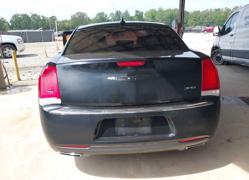 Photo 16 of 2015 Chrysler 300 LIMITED (VIN 2C3CCAAG6FH735824)
