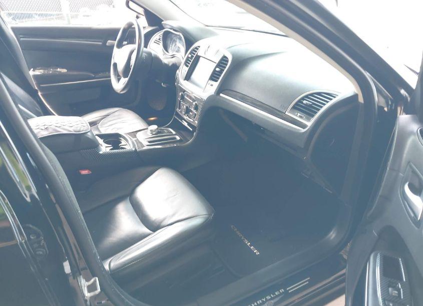 Photo 5 of 2015 Chrysler 300 LIMITED (VIN 2C3CCAAG6FH735824)