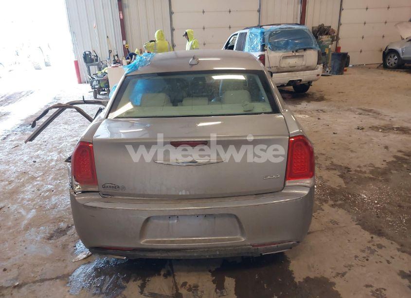 Photo 16 of 2015 Chrysler 300 LIMITED (VIN 2C3CCAAG6FH749366)