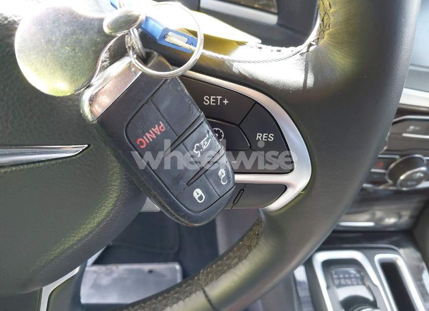 Photo 11 of 2015 Chrysler 300 LIMITED (VIN 2C3CCAAG6FH801921)