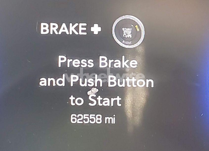 Photo 15 of 2015 Chrysler 300 LIMITED (VIN 2C3CCAAG6FH801921)