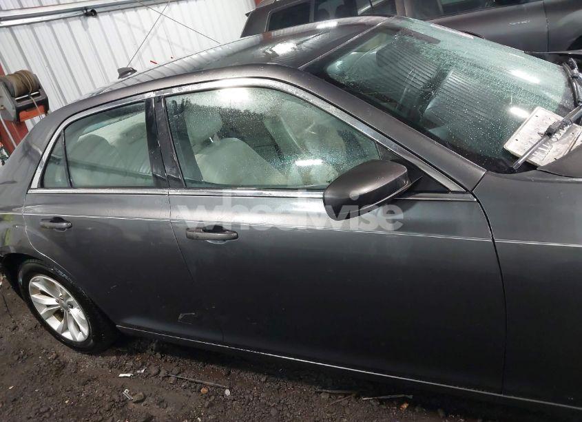 Photo 14 of 2015 Chrysler 300 LIMITED (VIN 2C3CCAAG6FH818475)