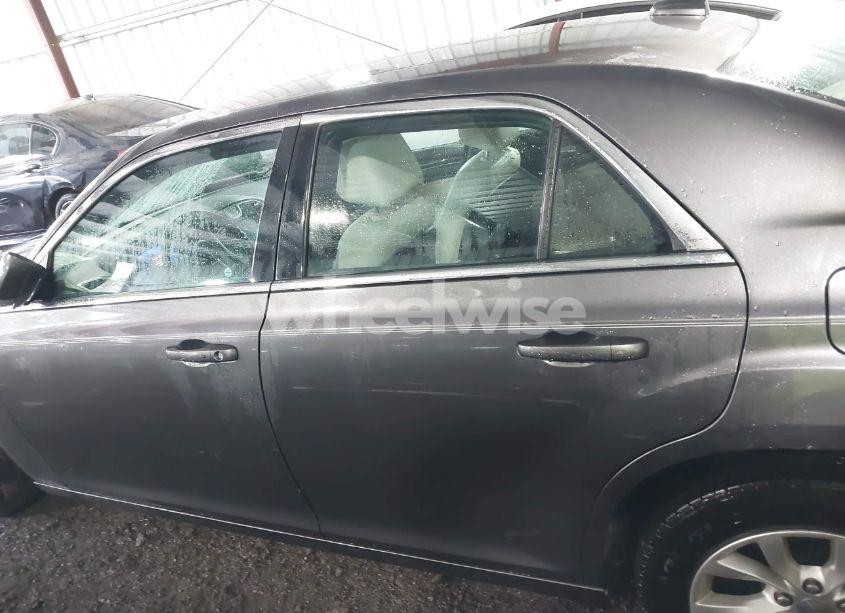 Photo 15 of 2015 Chrysler 300 LIMITED (VIN 2C3CCAAG6FH818475)