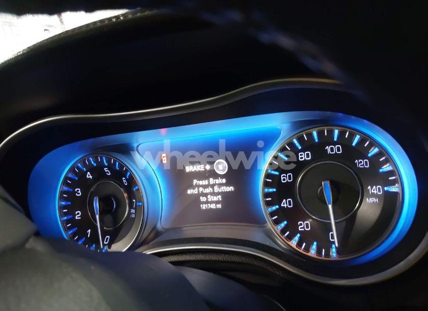 Photo 16 of 2015 Chrysler 300 LIMITED (VIN 2C3CCAAG6FH818475)