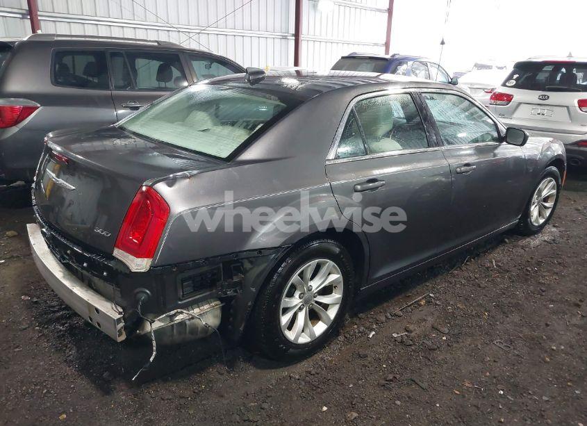 Photo 4 of 2015 Chrysler 300 LIMITED (VIN 2C3CCAAG6FH818475)