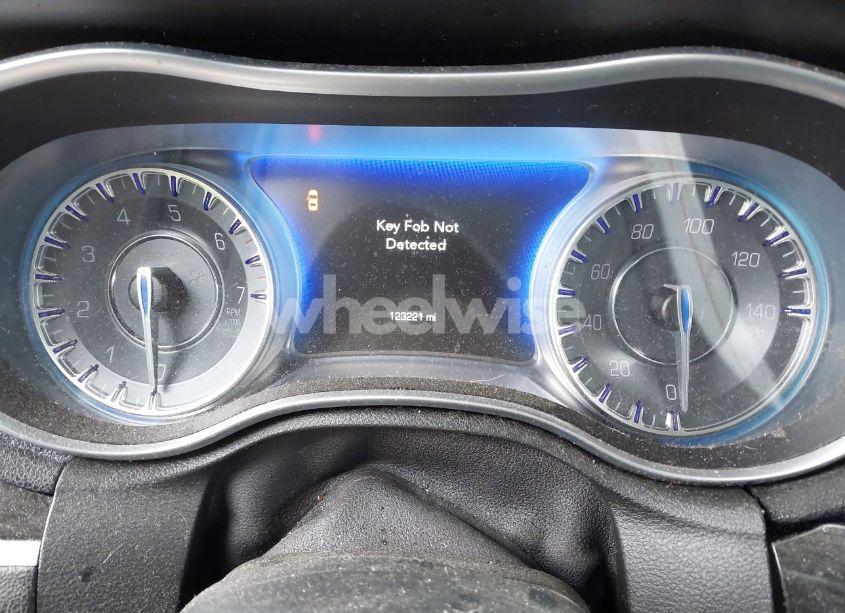 Photo 7 of 2015 Chrysler 300 LIMITED (VIN 2C3CCAAG6FH819268)