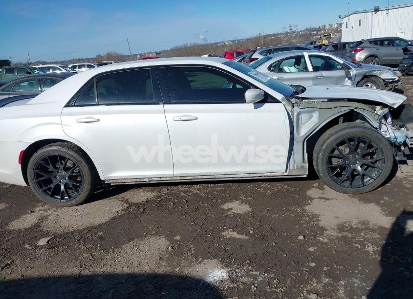 Photo 13 of 2015 Chrysler 300 LIMITED (VIN 2C3CCAAG6FH876084)