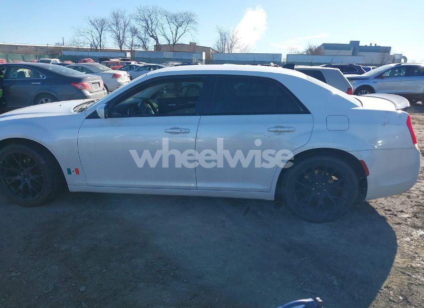 Photo 14 of 2015 Chrysler 300 LIMITED (VIN 2C3CCAAG6FH876084)