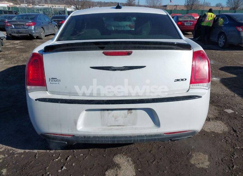Photo 16 of 2015 Chrysler 300 LIMITED (VIN 2C3CCAAG6FH876084)