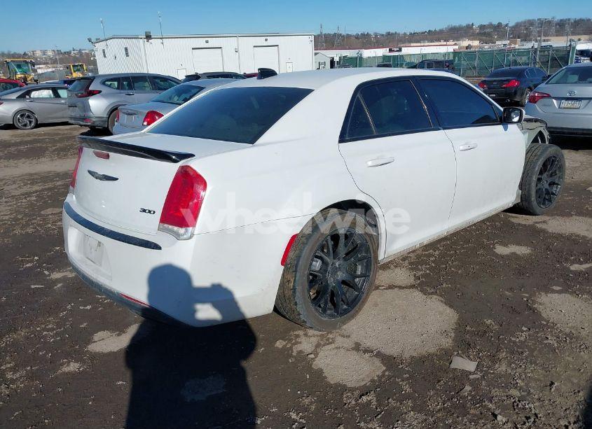 Photo 4 of 2015 Chrysler 300 LIMITED (VIN 2C3CCAAG6FH876084)