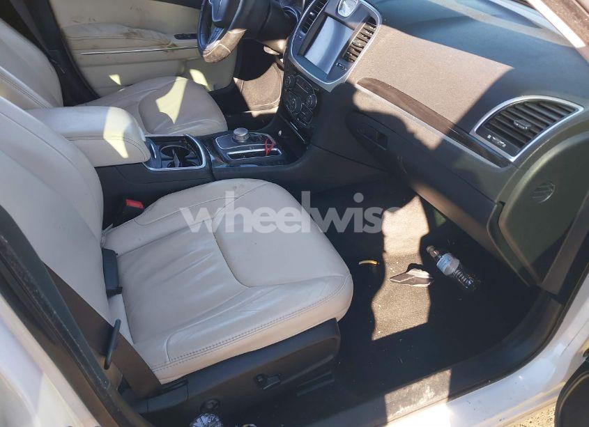 Photo 5 of 2015 Chrysler 300 LIMITED (VIN 2C3CCAAG6FH876084)