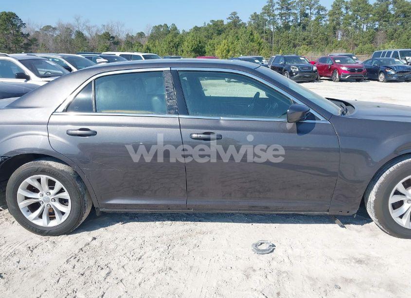 Photo 13 of 2016 Chrysler 300 LIMITED (VIN 2C3CCAAG6GH151523)