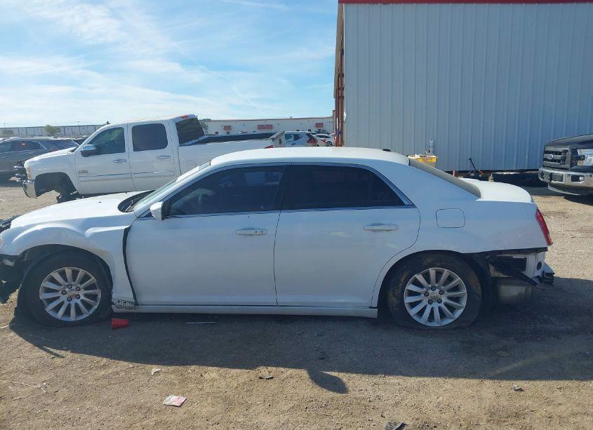 Photo 15 of 2013 Chrysler 300 MOTOWN (VIN 2C3CCAAG7DH538139)