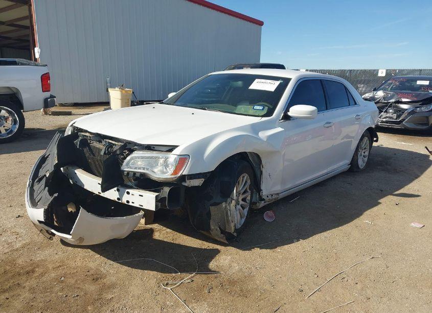 Photo 2 of 2013 Chrysler 300 MOTOWN (VIN 2C3CCAAG7DH538139)