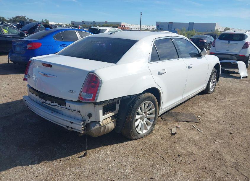 Photo 4 of 2013 Chrysler 300 MOTOWN (VIN 2C3CCAAG7DH538139)