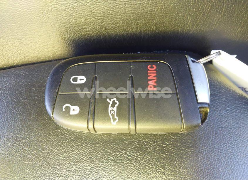 Photo 11 of 2015 Chrysler 300 LIMITED (VIN 2C3CCAAG7FH766709)