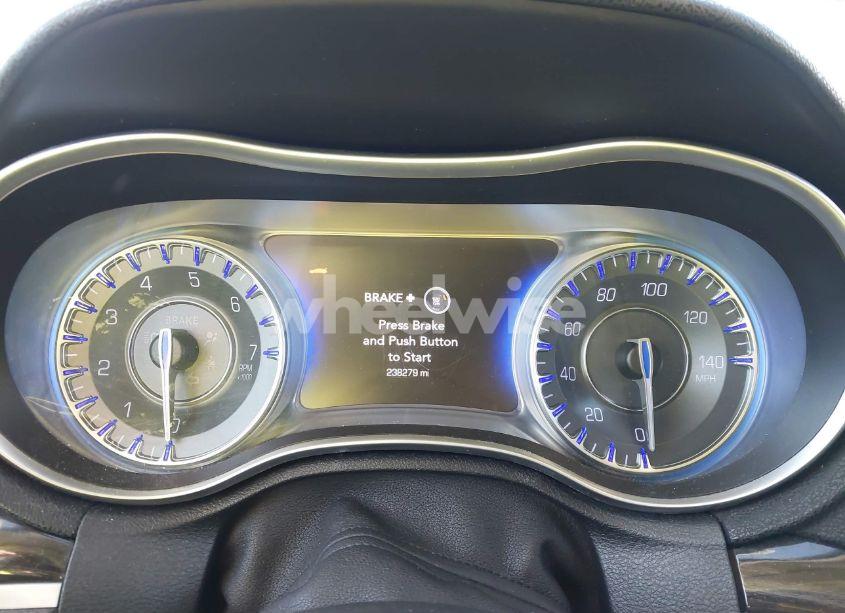 Photo 7 of 2015 Chrysler 300 LIMITED (VIN 2C3CCAAG7FH766709)