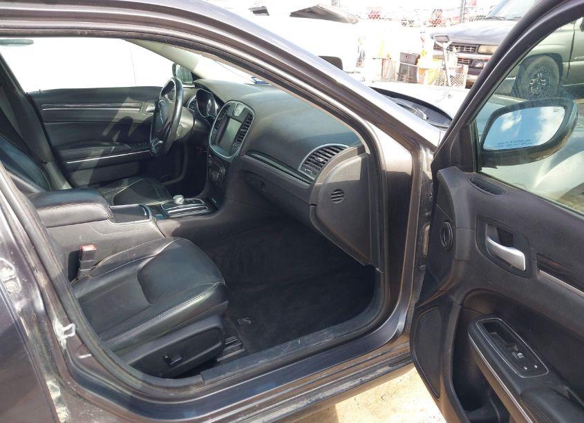 Photo 5 of 2016 Chrysler 300 LIMITED (VIN 2C3CCAAG7GH243739)