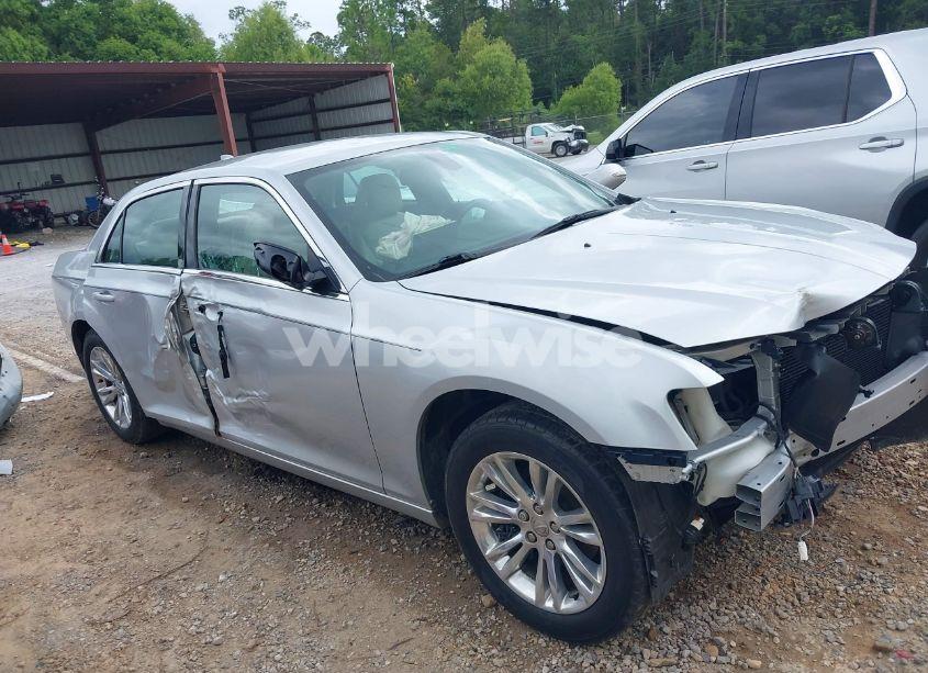 Photo 14 of 2019 Chrysler 300 TOURING (VIN 2C3CCAAG7KH731159)