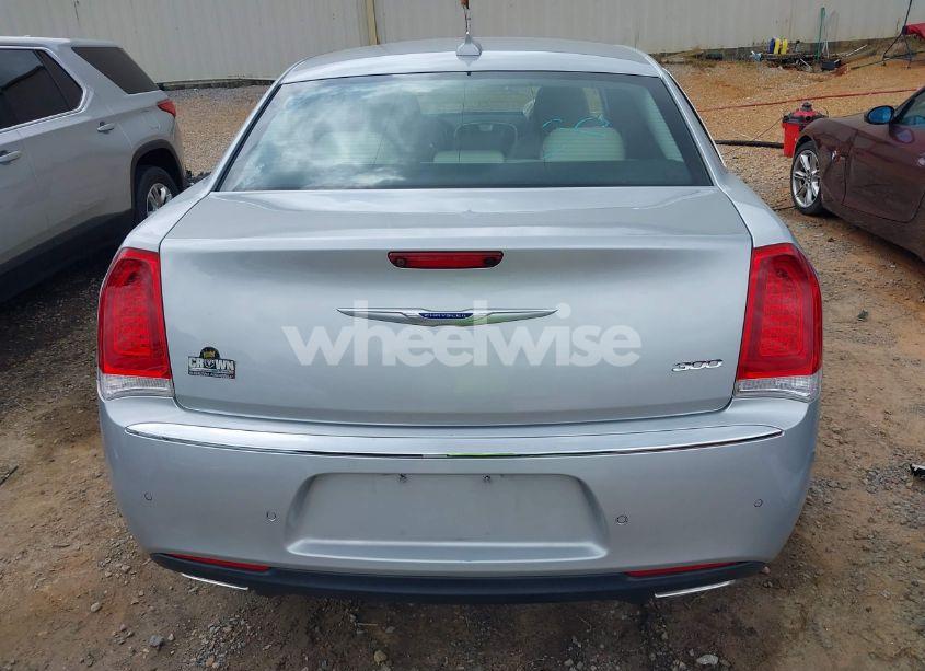 Photo 17 of 2019 Chrysler 300 TOURING (VIN 2C3CCAAG7KH731159)