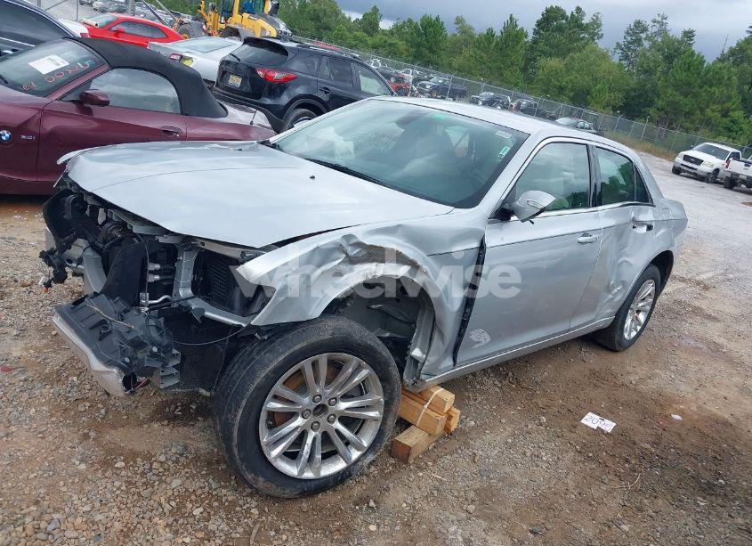 Photo 2 of 2019 Chrysler 300 TOURING (VIN 2C3CCAAG7KH731159)